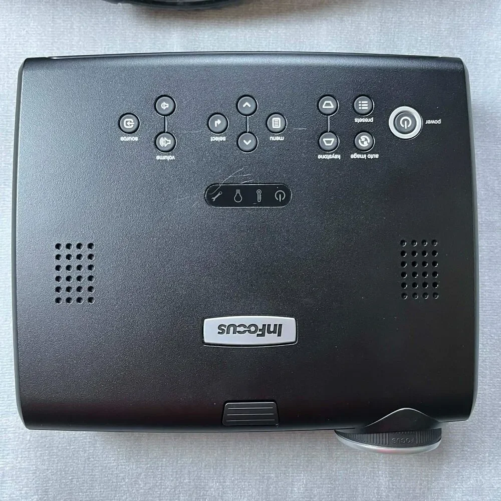 InFocus IN35 DLP Projector w/ Case, VGA & Power Cables – Tested – Portable